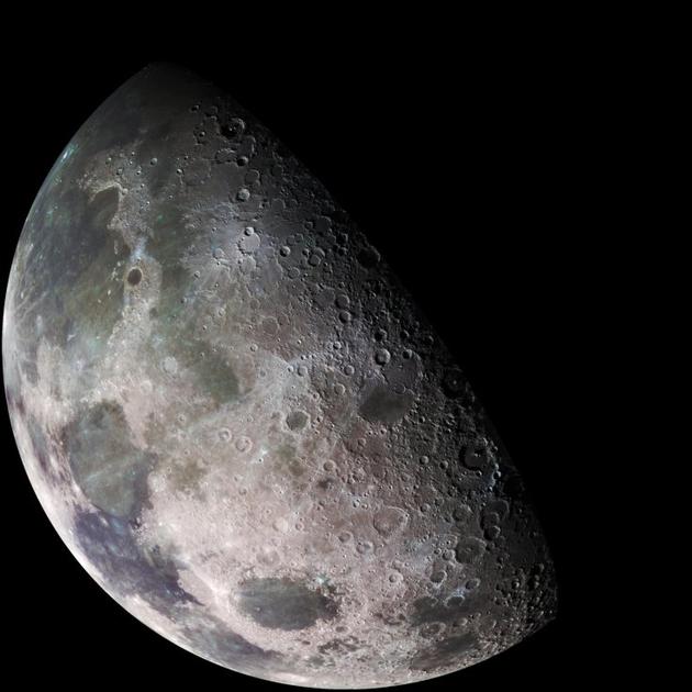 研究结果显示月球表面水的分布更加广泛，而且相对稳定，意味着这些水源可能是以氢氧根（或称羟基）的形式存在。