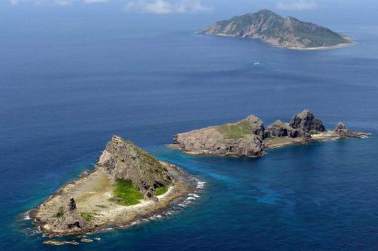 日媒:2艘中国海警船现身钓鱼岛海域 接近日本渔