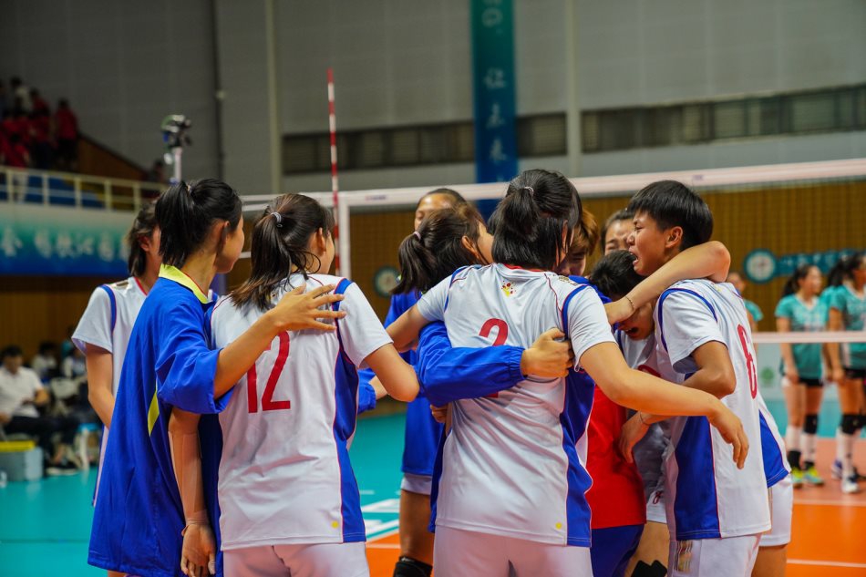 天津青年女排二青会夺金