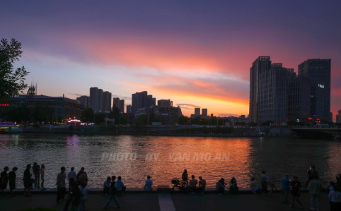  A large area under the fantastic sunset