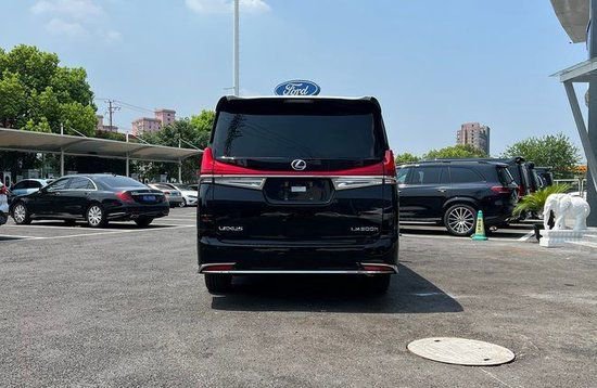 23款雷克萨斯lm300h顶级商务mpv首选