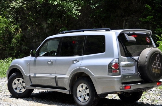 22款新款三菱帕杰罗山猫柴油版震撼上市