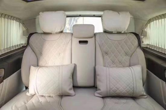 2019款奔驰V260温馨居家商务改装热卖中