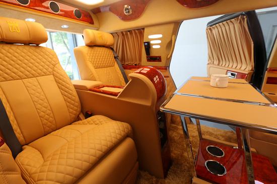 18款林肯领袖一号5.98米进口越野车价格