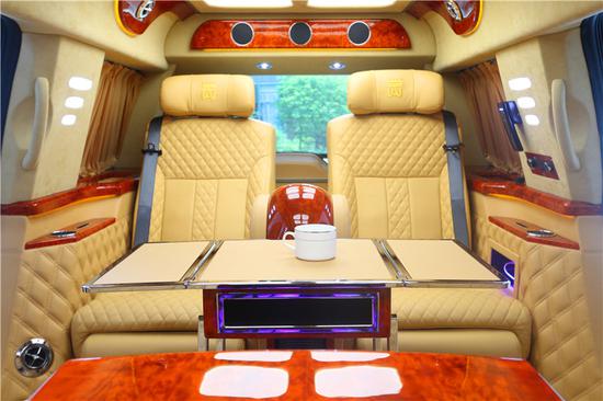 18款林肯领袖一号5.98米进口越野车价格