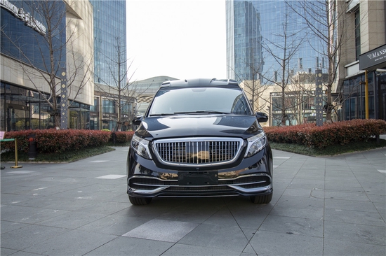 奔驰v260l改装迈巴赫vs680高端设计理念