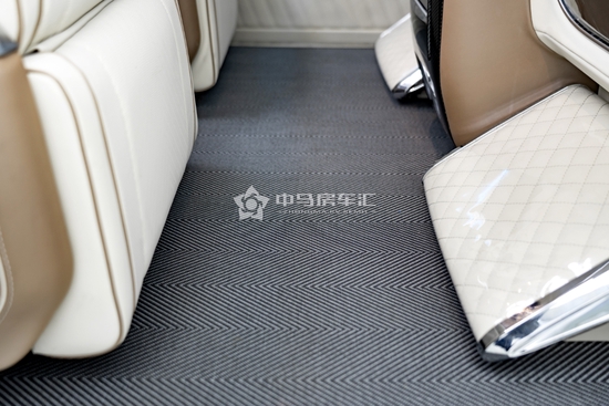 ▲自带降噪的超耐磨地板