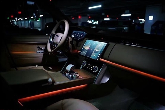 23款路虎揽胜豪华内饰保证城市越野舒适