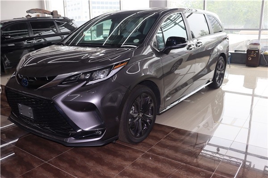 2021款丰田塞纳25l混动现车40多万起