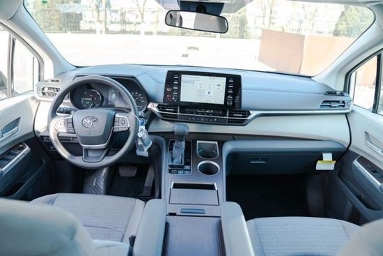 22款丰田塞纳2.5油混国六现车直降万元