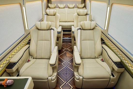 丰田考斯特8座商务车价格及参数图片