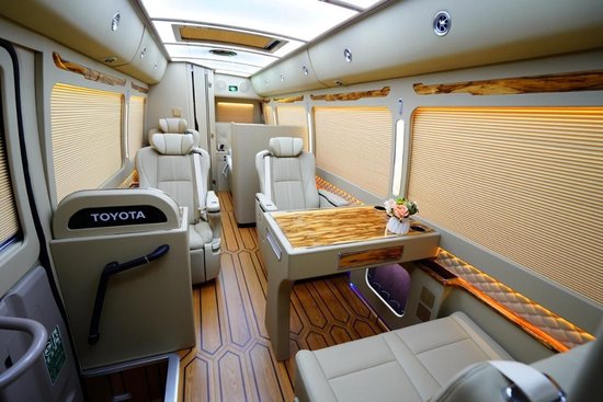 丰田考斯特房车版款式好舒适性强