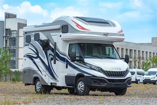 瑞弗s820plus房车进口依维柯65t级底盘