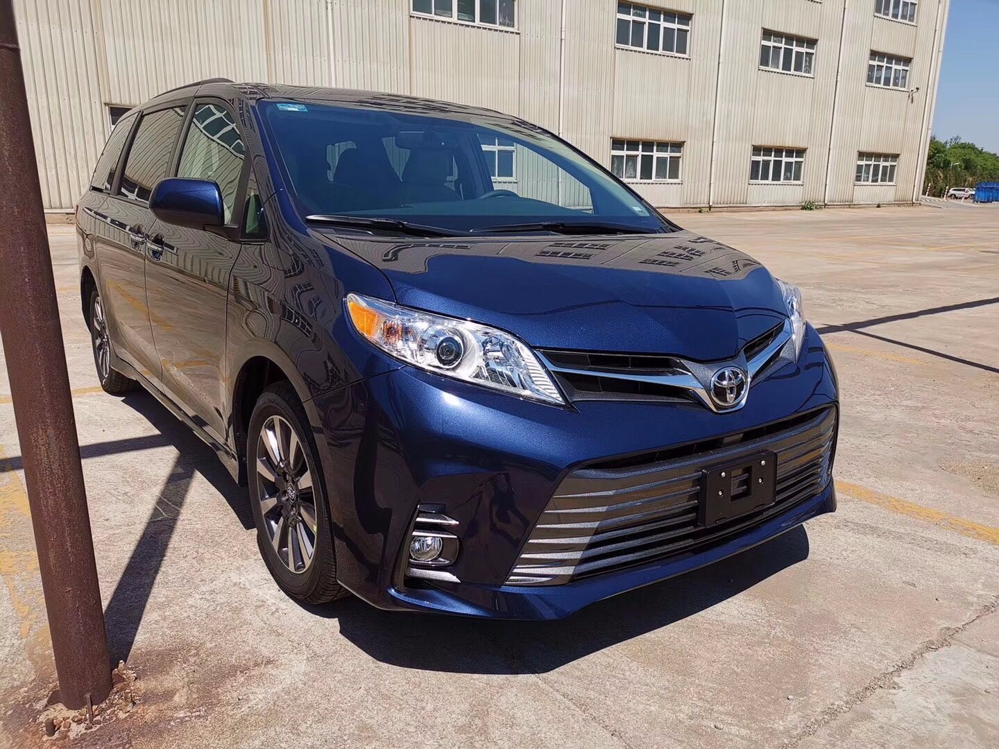 19款丰田塞纳3.5四驱限量版 mpv津港现车