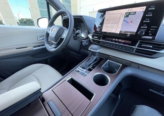 2022款丰田塞纳商务车进口价格37万起售