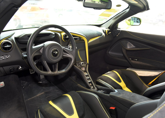 全新迈凯伦720s当之无愧的皇室座驾