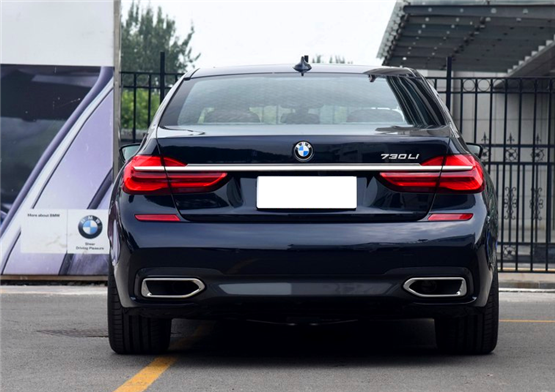 18款宝马730直列四缸涡轮手自一体评测