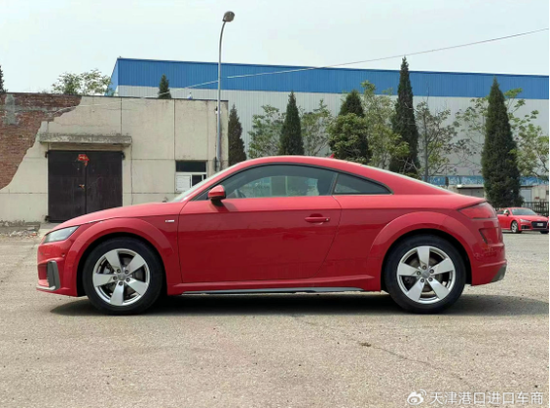23款奥迪tt两门跑车颜色可选38万可分期