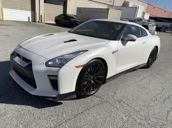 2023款日产gtr战神现车销售港口直营店