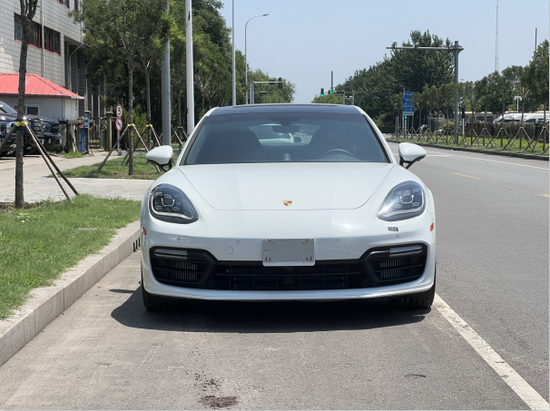 保时捷帕纳梅拉4s现车落地价格125万可谈