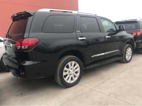 18款丰田红杉5700大型suv彰显男神气质