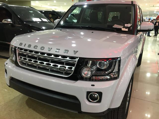 2016款路虎发现四中东版神车到店可上牌-新浪汽车