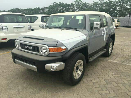 17款丰田酷路泽fj八气双油箱两门越野车