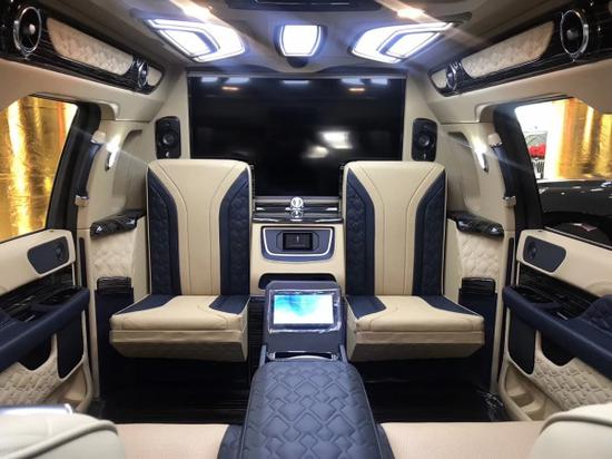 林肯领袖一号5.98超长版舒适空间实拍图
