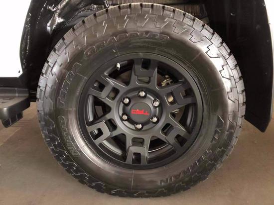 丰田4Runner超霸中东版_丰田越野车有几款进口_19款丰田超霸4.0配置详解