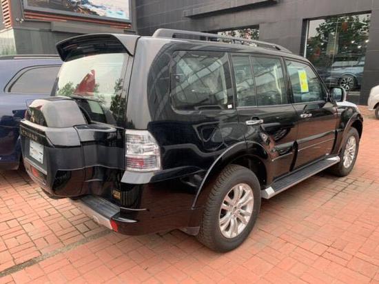 三菱帕杰罗v97黑色经典越野实际油耗低