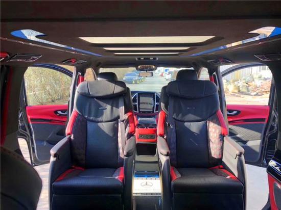 2020款奔驰威霆七座版加装高顶价格行情