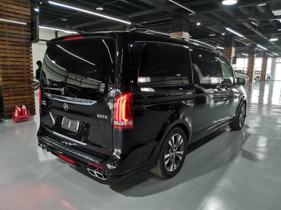 天津最专业改装厂改装短轴奔驰v260现车