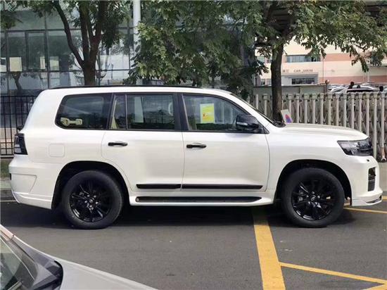 20款酷路泽4000低配改装黑武士现车实拍