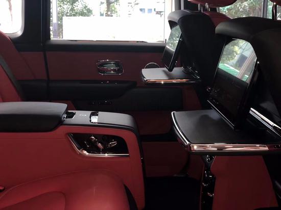 劳斯莱斯库里南国六 巅峰驾驭顶级品质