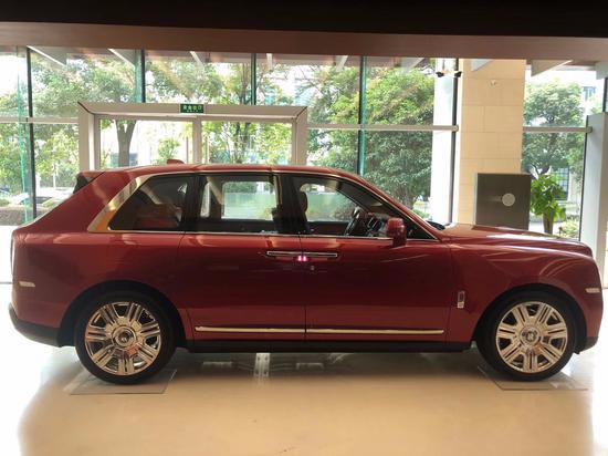 劳斯莱斯库里南国六 巅峰驾驭顶级品质