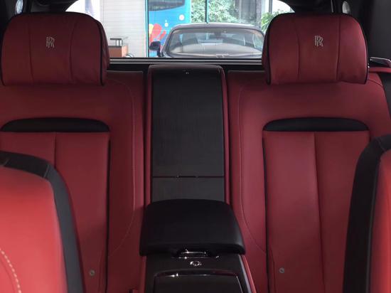 劳斯莱斯库里南国六 巅峰驾驭顶级品质
