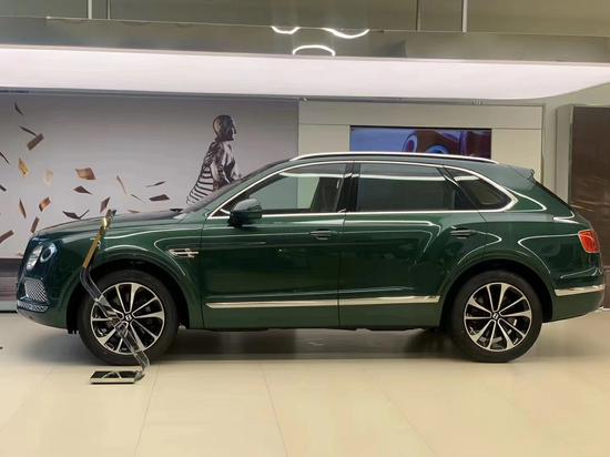 2020款宾利添越4.0 6.0港口现车让利30万