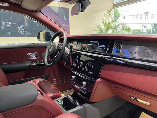第八代劳斯莱斯幻影四座加长版津港提车