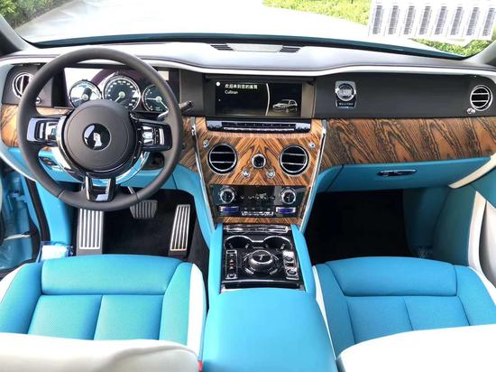 劳斯莱斯魅影现车报价 怡然自得观赏星空