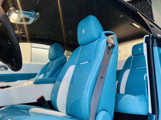 劳斯莱斯魅影现车报价 怡然自得观赏星空