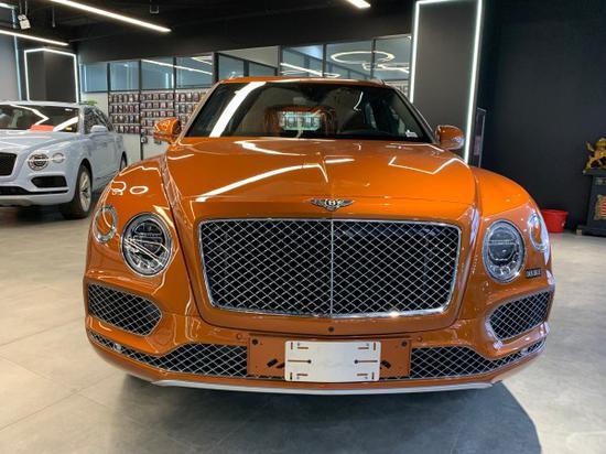 20款宾利添越40汽油版橙色现车优惠价