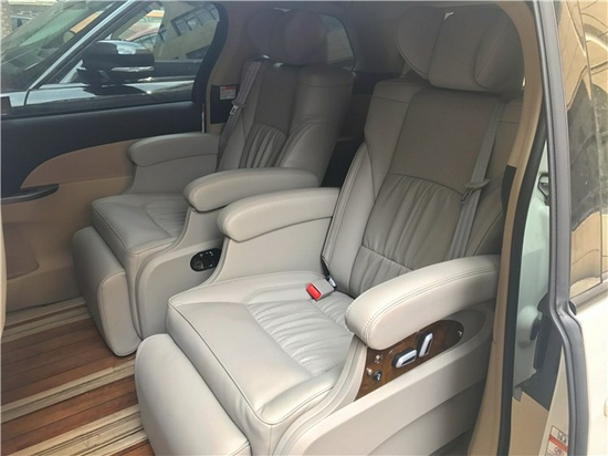 　　丰田大霸王改装效果图