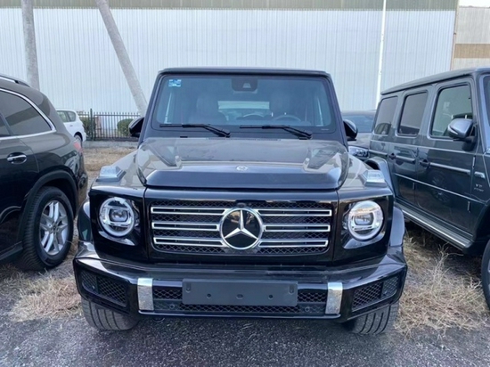 2021款奔驰g500墨版可贷款200万起提车