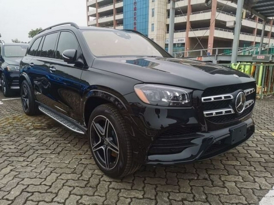 21款奔驰GLS450实拍天津港国六现车优惠