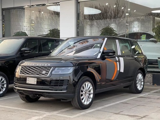 2022款路虎揽胜vogue加长版现车133万起