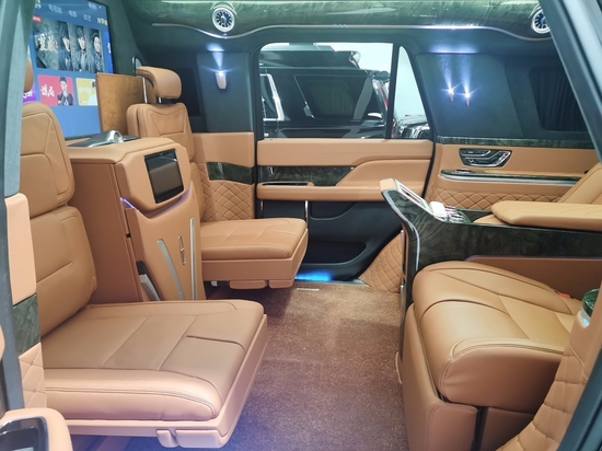 最新款加长林肯领袖一号35排量价格