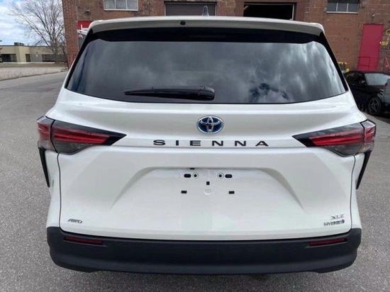 平行进口2021款丰田塞纳(配置|询价)造型方面较老款有了翻天覆地的