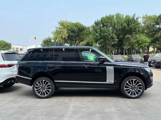 2021款路虎创世加长年中钜惠优惠25万