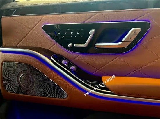 　　图为2022款改款顶配S级S500L内饰图