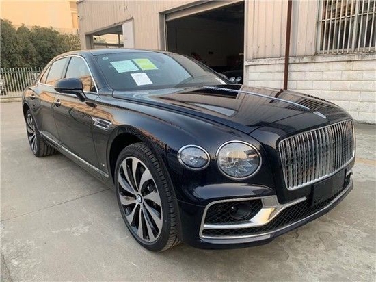 2021款宾利飞驰天津店内现车商务豪驾